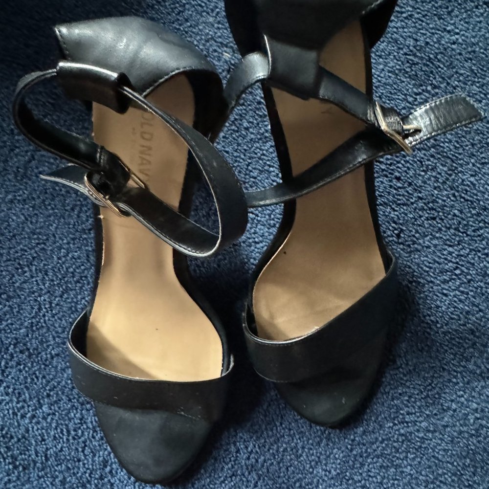 Old Navy Black Block Heeled Sandals Sz 9